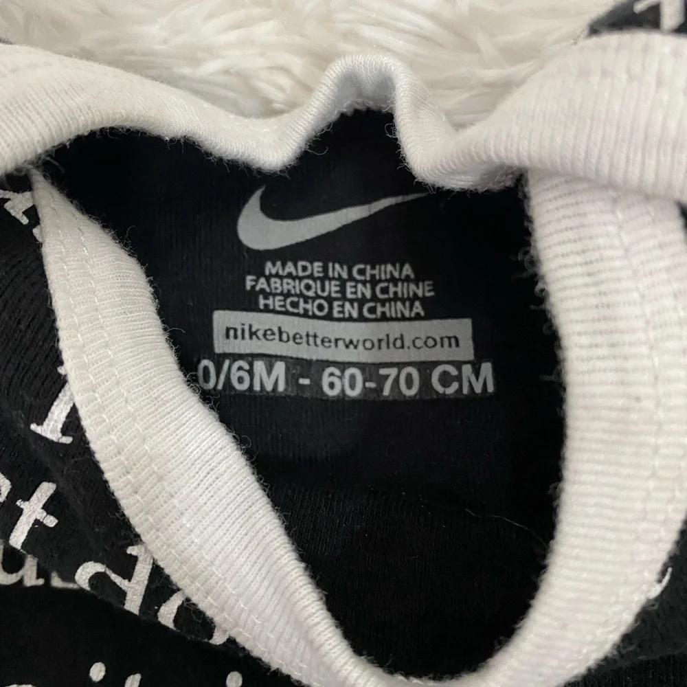 Nike baby Just do it logo black and white onesie 0-6 M